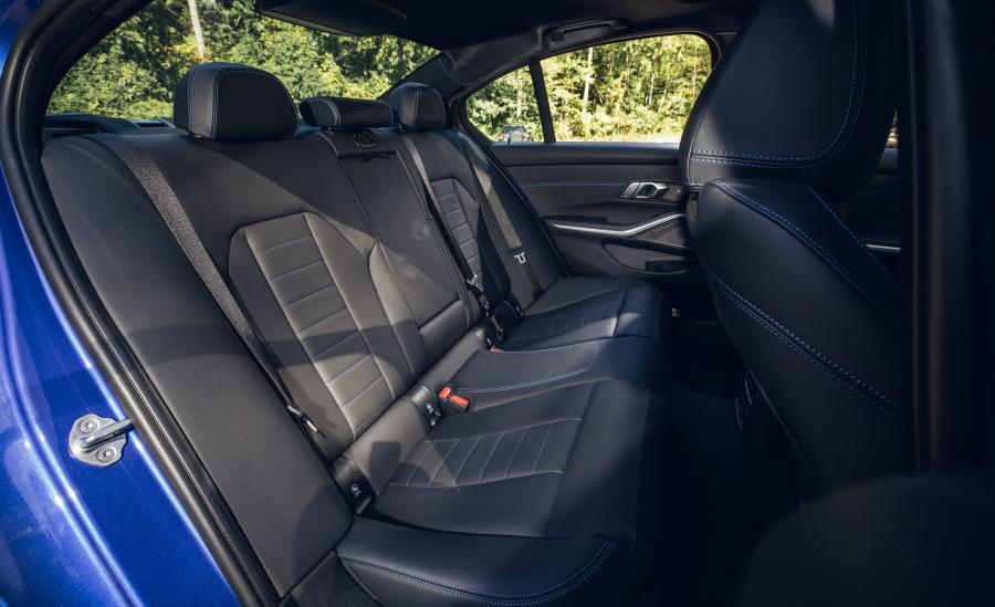 Интерьер BMW M340i (G20) 2019 года  (NA) (фото 12 из 41)